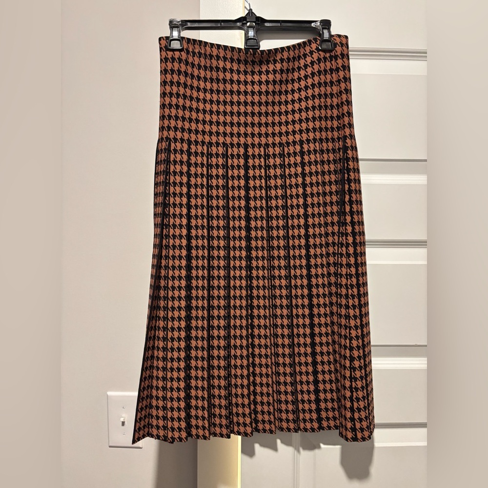 Elegant Houndstooth A-Line Skirt in Black and Brown